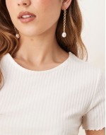 chain & faux pearl drop earrings in 18k gold plated