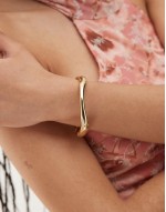 cuff bracelet in gold