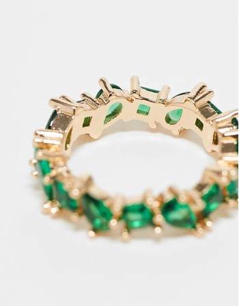 ring with mixed shape emerald crystal in gold tone