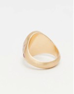 engraved ring with hibiscus enamel design in gold tone